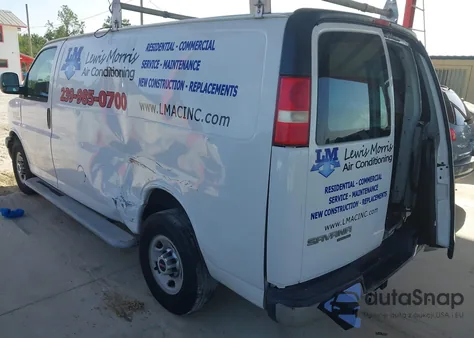 2015 GMC Savana 2500 Work Van z USA, uszkodzony, nr VIN 1GTW7FCFXF1907155